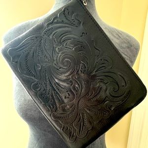 NWOT Wristlet Clutch